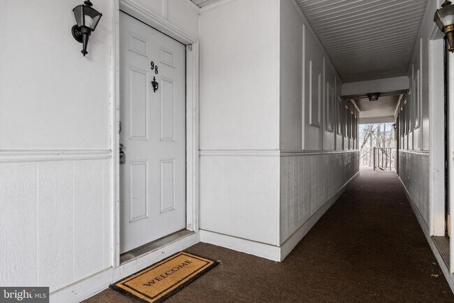 Photo - 98 Chambord Ct