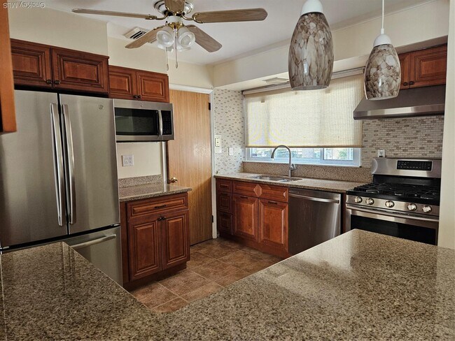 Photo - 102 Birchwood Park Dr