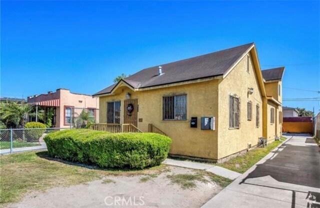 Building Photo - 822 E 87th Pl Rental
