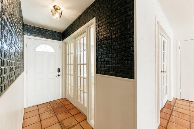 Photo - 4714 46th St