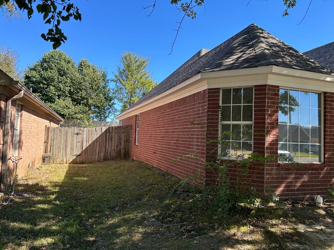 Photo - 7668 Tally Ho Dr E