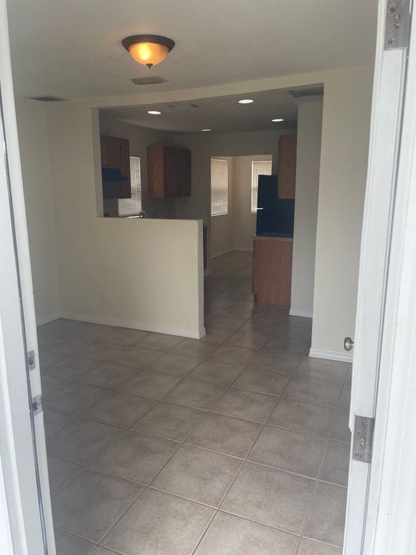 Photo - 6712 S Himes Ave