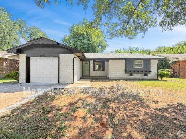 Building Photo - 4936 S Briarwood Dr Rental