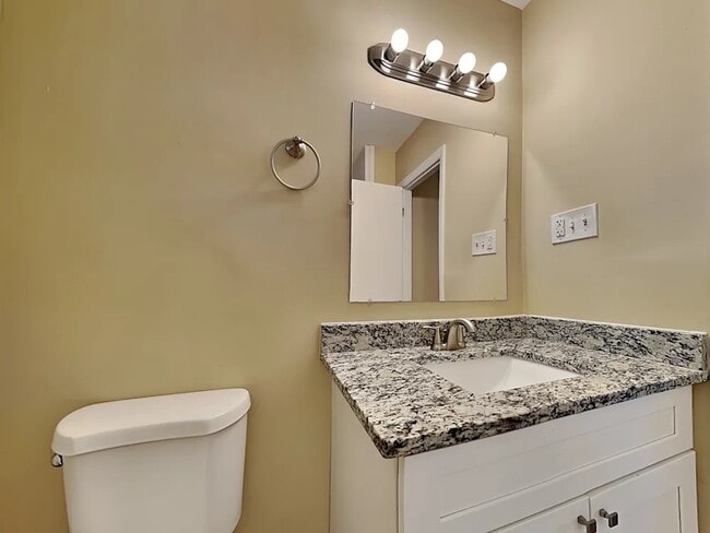 Photo - 15 Bobolink Rd