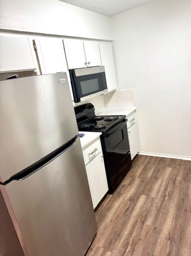 Photo - Very nice updated 2 bedroom / 2 bath Duple...