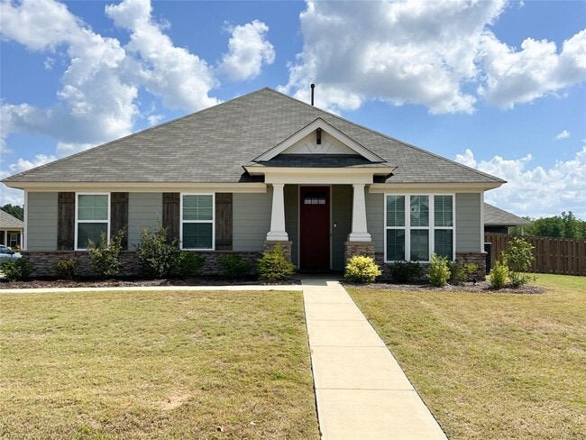 Photo - 901 Hedgefield Way