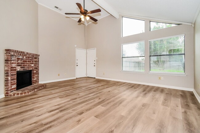 Photo - 1411 Sandalwood Dr