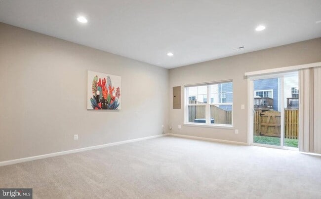 Building Photo - 105 Pintangle Ct