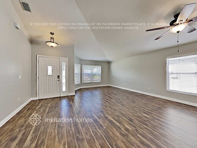 Photo - 1882 Sun Gazer Dr