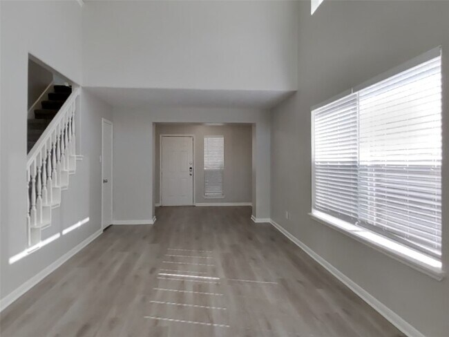 Photo - 14907 Englebrook Dr