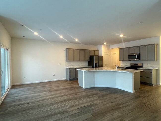 Photo - 5924 Hawkweed Dr