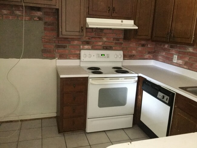 Photo - 3 BED / 2.5 BATH TOWNHOME