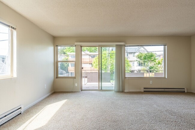 Photo - Urban Convenience with Neighborhood Charm!