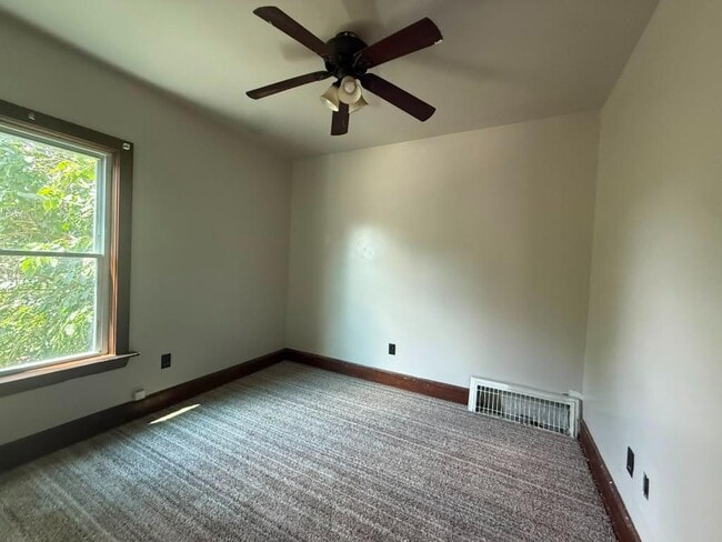 Photo - 2607 N 44th St Unit 2609 Upper