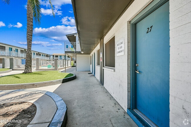 Building Photo - 3025 N 32nd St Unit 27 Rental