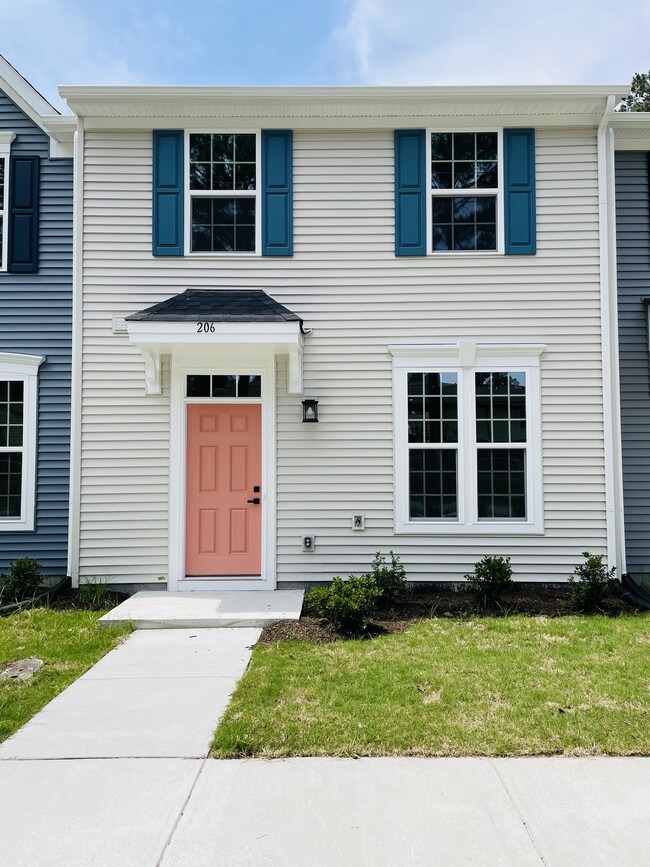 Building Photo - 206 Reid's Pl Dr