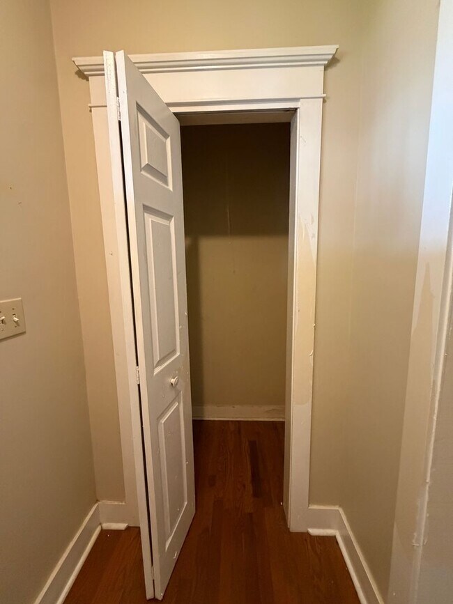 Photo - 207 Goodman Pl