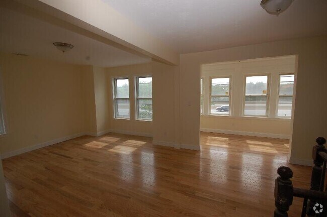Building Photo - 144 Lincoln St Unit 1 Rental