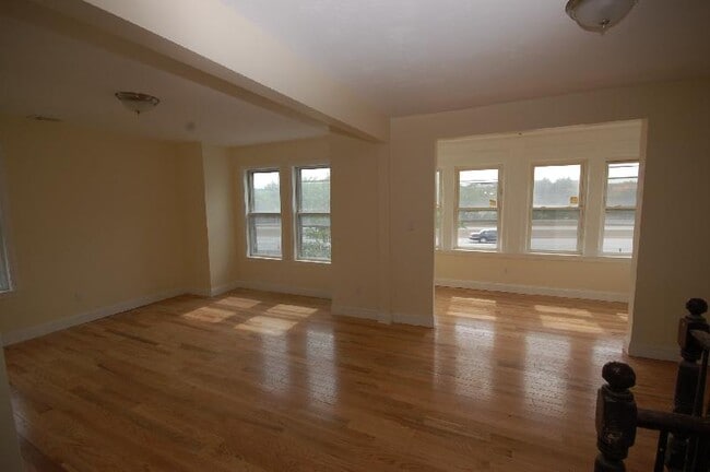 Photo - 144 Lincoln St Apartments Unit 1