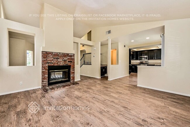 39201 Chalfont Ln
