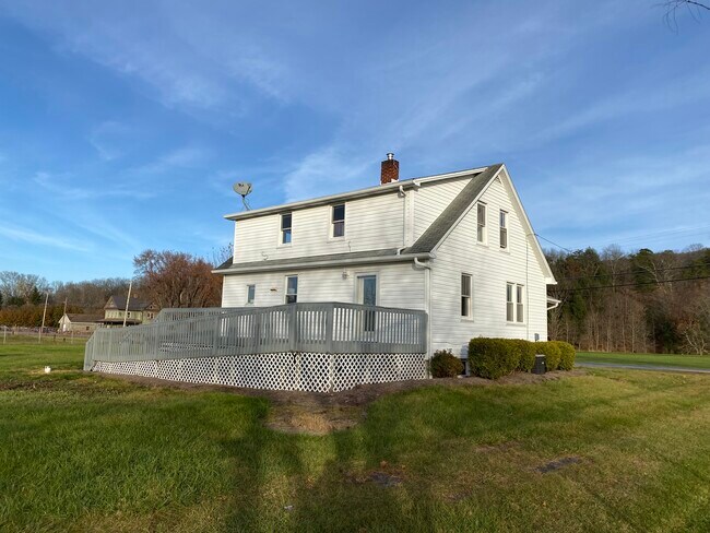 Photo - 2899 Everett Rd House