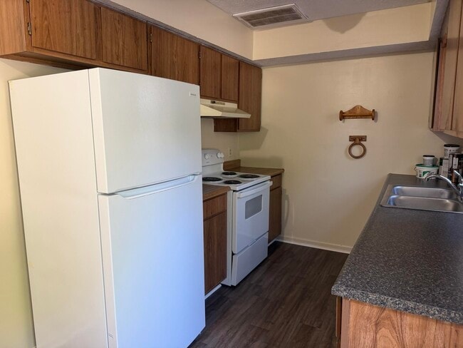 Photo - 212 Calumet Dr Unit 2