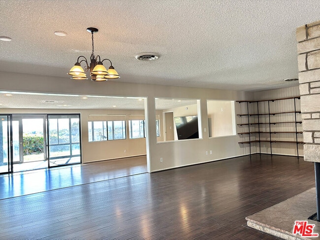 Building Photo - 16312 Itasca St