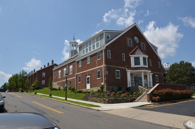 Building Photo - 6 Admirals Wy Unit 8 Rental