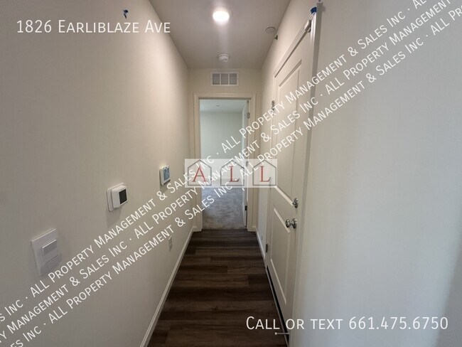 Photo - 1826 Earliblaze Ave