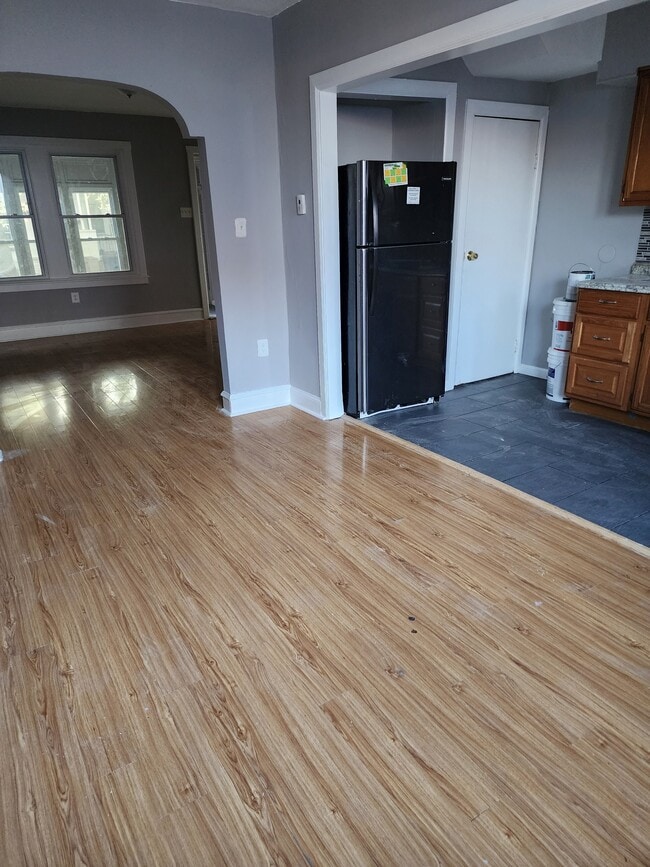 Photo - 2559 S Dewey St