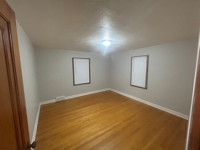 Photo - 322 E 2nd St