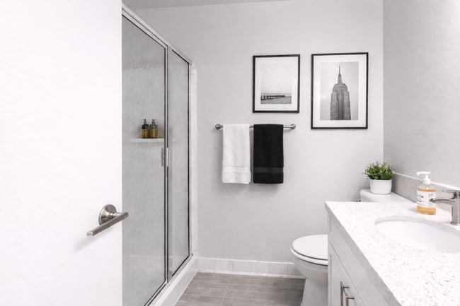 Pine Ridge Apartments - Southfield, MI