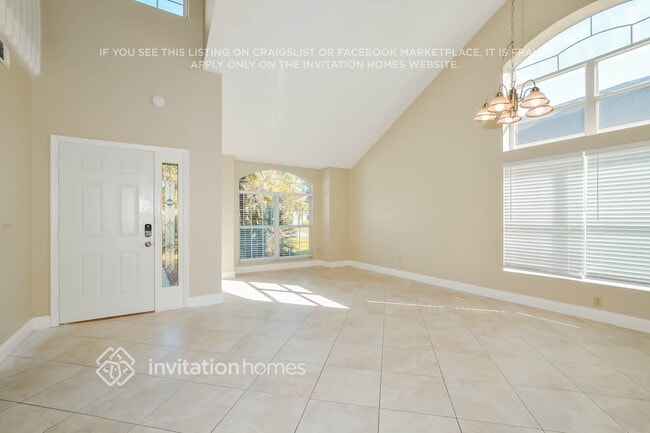 Photo - 724 Silver Birch Pl