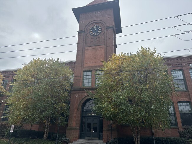 Photo - 25 Grand St Unidad 104