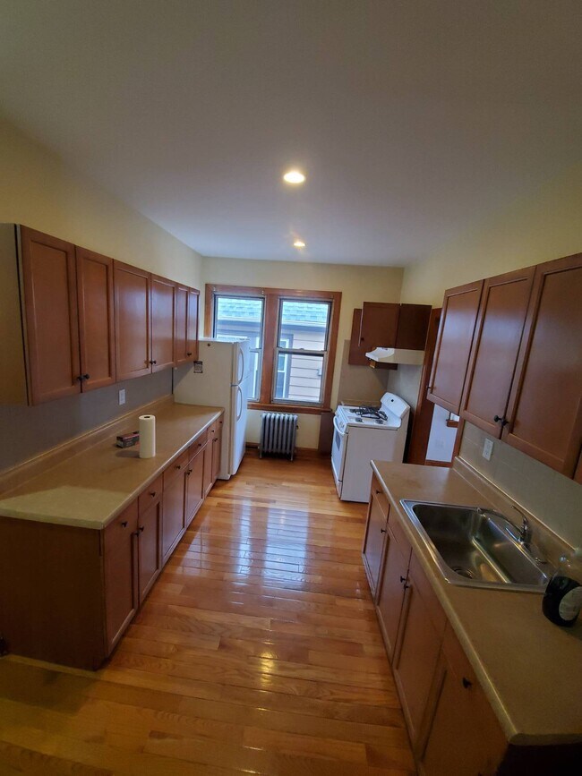 Photo - 39-48-48 65th St