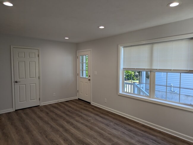 Entrance - 612 Benjamin Ct