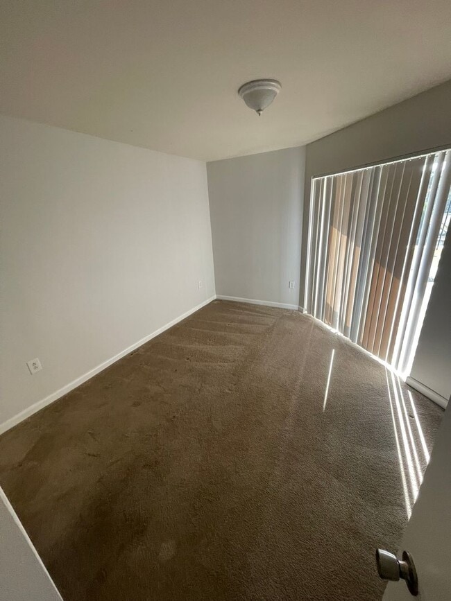 Photo - Palm Lakes Condo