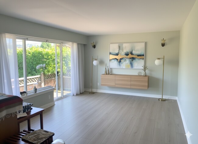 Photo - 995 Aubeneau Cres