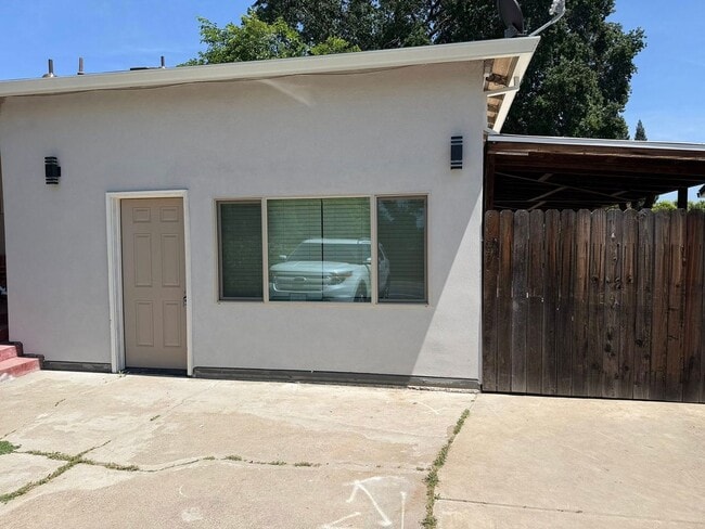 Building Photo - Illinois Ave/Jonnie Way Unit 5590 Illinois Avenue (JADU)