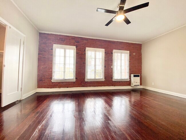 Photo - 3835 W 8th St Los Angeles CA 90005 Unit 405