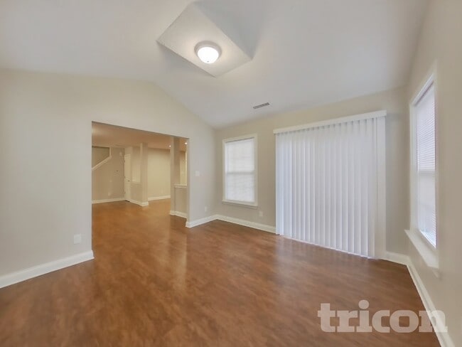 Photo - 722 Chestnut Ln