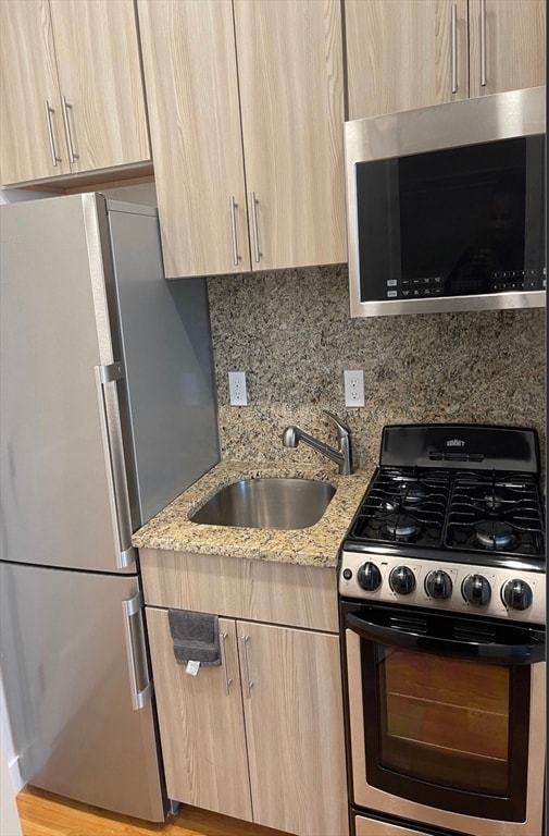 16 5th St Unit 18
