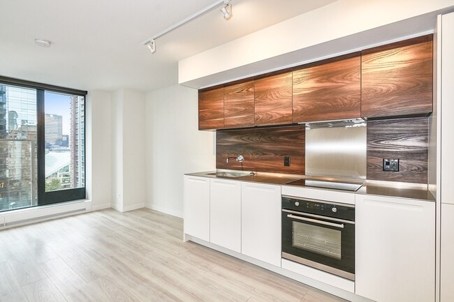 Building Photo - 1501-1133 Hornby Unit 1501