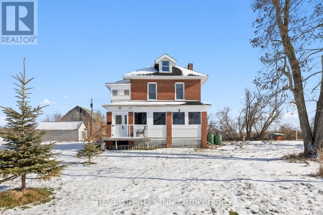 Photo - 1804 Sturgeon Rd