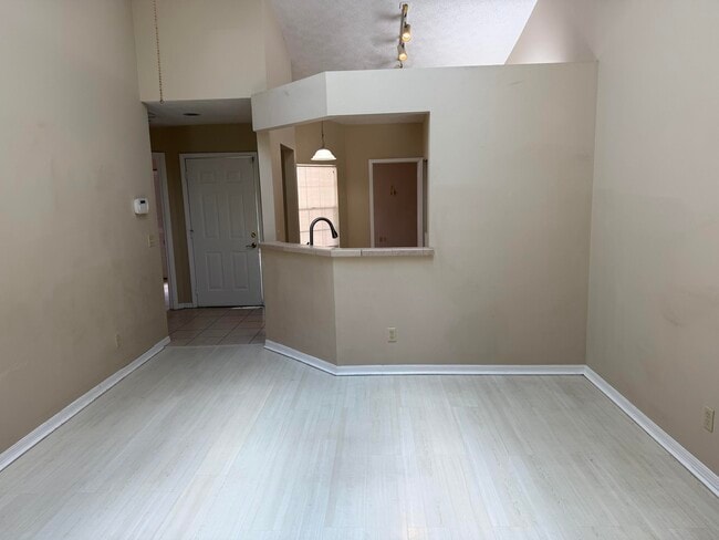 Photo - 1927 Sixty Oaks Ln