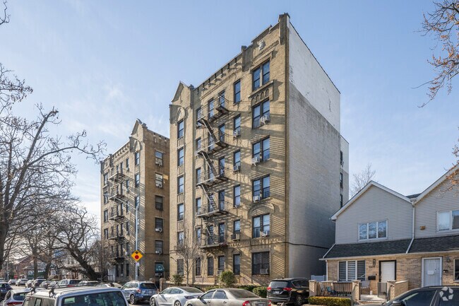 1340 E 9th St - The Royale