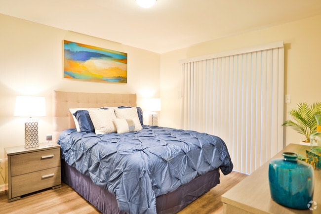 Interior Photo - Country Club