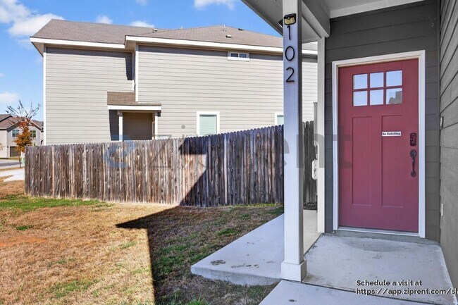 Photo - 13827 Enzo Gate