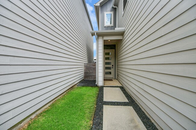 Photo - 1066 Mansfield St