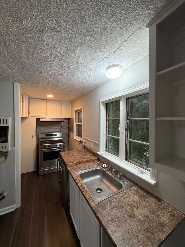 Building Photo - 82 Brookside Ave Unit 2